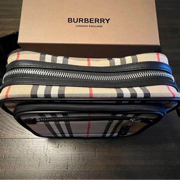 Burberry Vintage Unisex Check & Leather Crossbody Bag 8010152 (New) $1150 - Picture 5 of 12